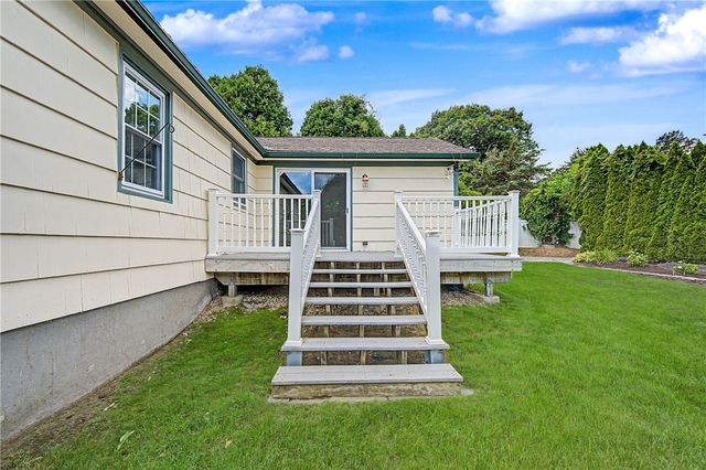 117 Larchmont Road, Warwick, RI 02886