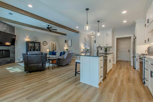 6043 Coral Ridge Drive, Alexander, AR 72002