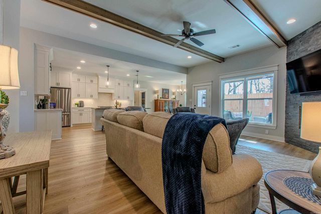 6043 Coral Ridge Drive, Alexander, AR 72002