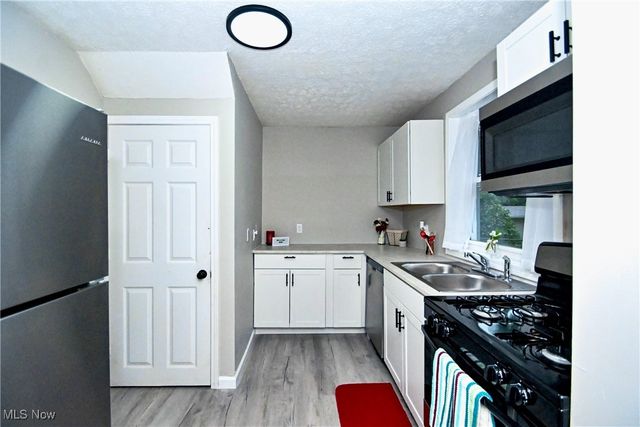 542 Montgomery Street, Akron, OH 44305