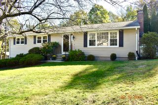 9 Dawn Circle, Watertown, CT 06795