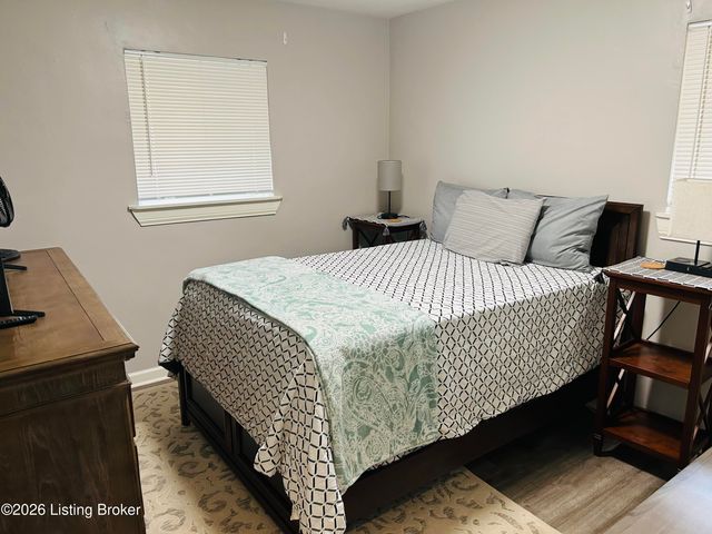 244 Derby Ave, Louisville, KY 40218