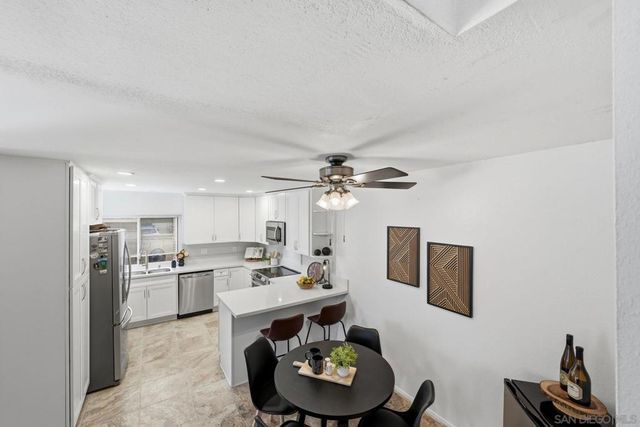 10198 Caminito Zar, San Diego, CA 92126