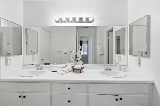 10198 Caminito Zar, San Diego, CA 92126