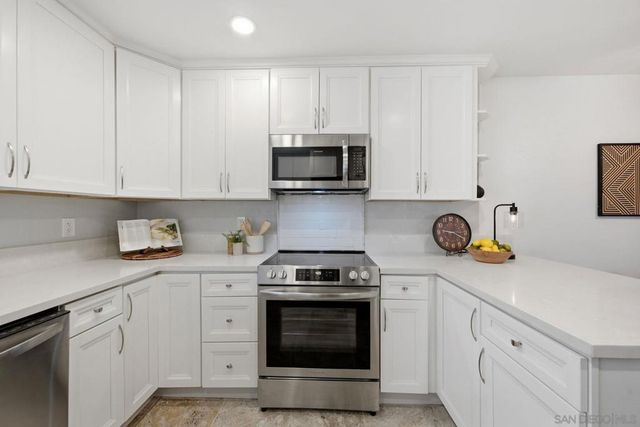 10198 Caminito Zar, San Diego, CA 92126