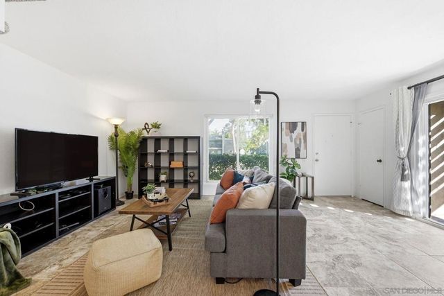 10198 Caminito Zar, San Diego, CA 92126