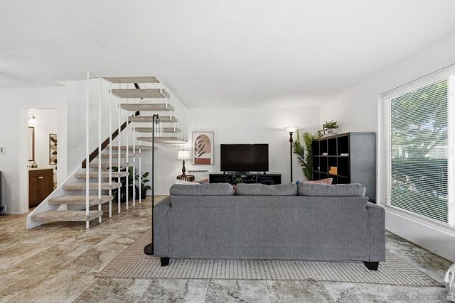 10198 Caminito Zar, San Diego, CA 92126