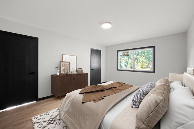 8040 Geneva Street, Woodridge, IL 60517