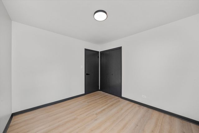 8040 Geneva Street, Woodridge, IL 60517