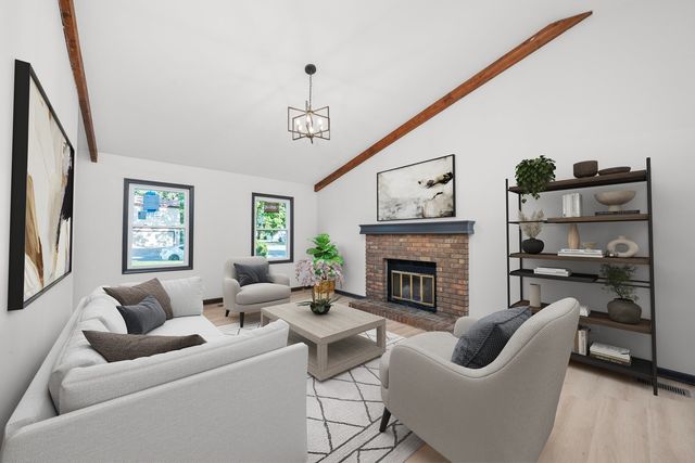 8040 Geneva Street, Woodridge, IL 60517