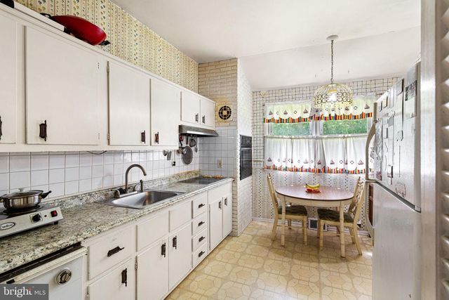 413 HOWARD RD, Cherry Hill, NJ 08034