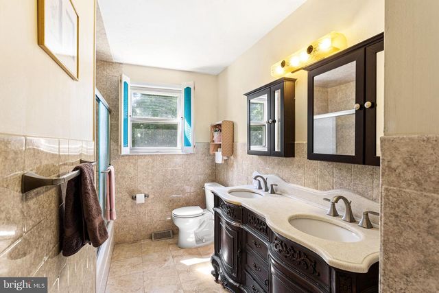 413 HOWARD RD, Cherry Hill, NJ 08034