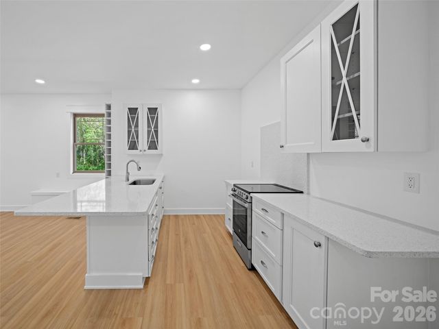 92 Cedar Street, Asheville, NC 28803