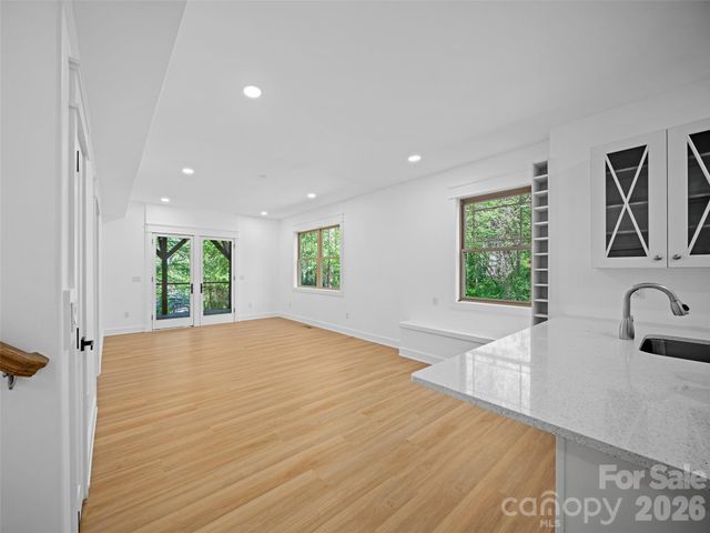 92 Cedar Street, Asheville, NC 28803