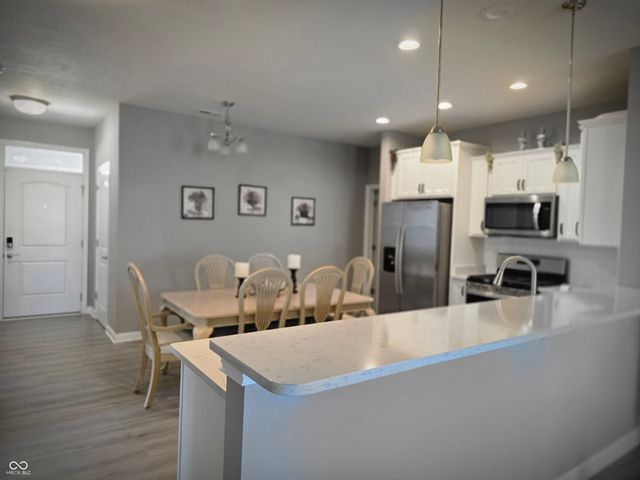 9106 Hedley Way E, Avon, IN 46123