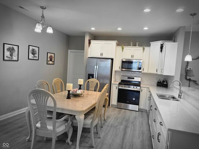 9106 Hedley Way E, Avon, IN 46123