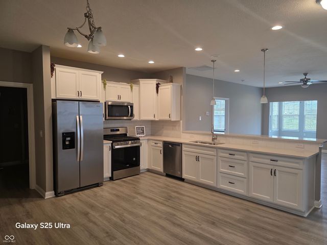 9106 Hedley Way E, Avon, IN 46123