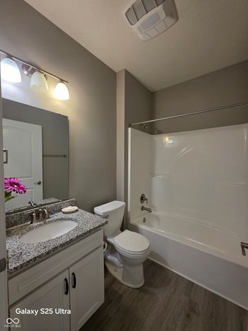 9106 Hedley Way E, Avon, IN 46123