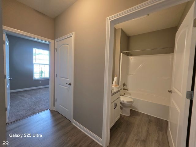 9106 Hedley Way E, Avon, IN 46123