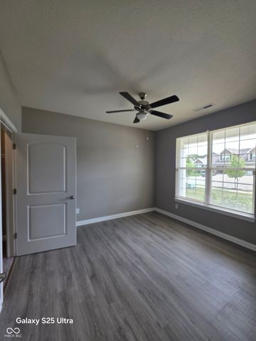 9106 Hedley Way E, Avon, IN 46123