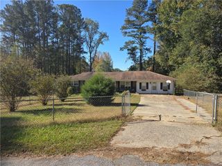 219 Briarwood Drive, Dallas, GA 30132