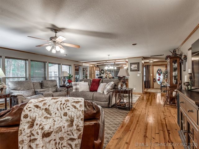 34052 E 703 Road, Wagoner, OK 74467