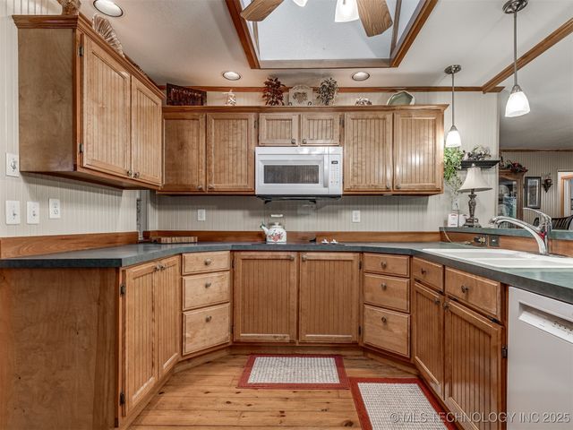 34052 E 703 Road, Wagoner, OK 74467