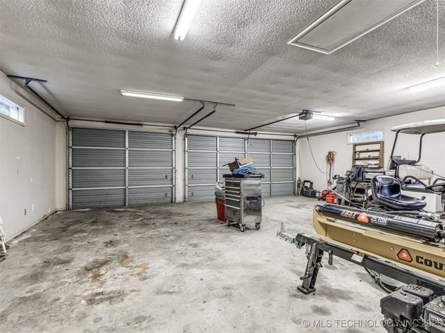 34052 E 703 Road, Wagoner, OK 74467