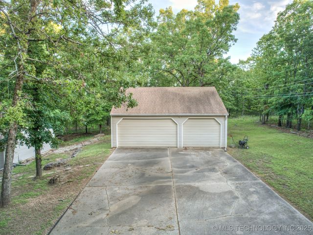 34052 E 703 Road, Wagoner, OK 74467