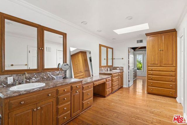 2317 Kimridge Road, Los Angeles, CA 90210