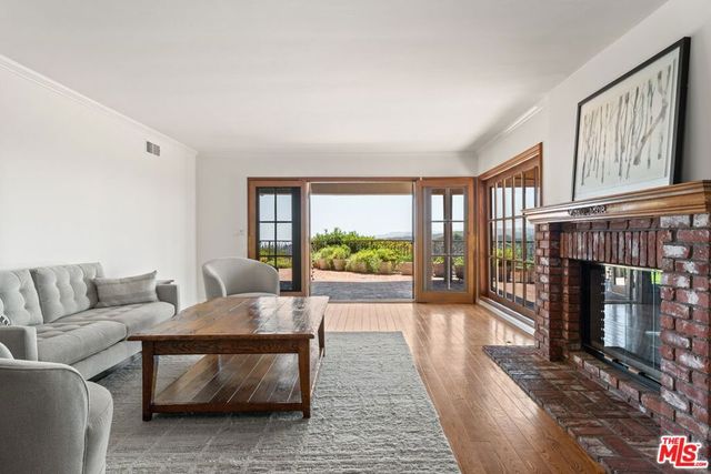 2317 Kimridge Road, Los Angeles, CA 90210