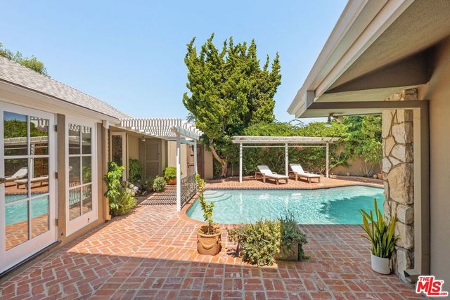 2317 Kimridge Road, Los Angeles, CA 90210