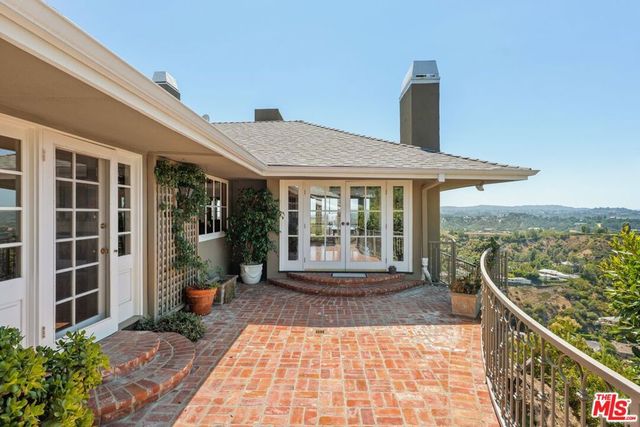 2317 Kimridge Road, Los Angeles, CA 90210