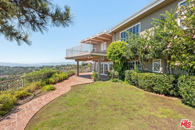 2317 Kimridge Road, Los Angeles, CA 90210