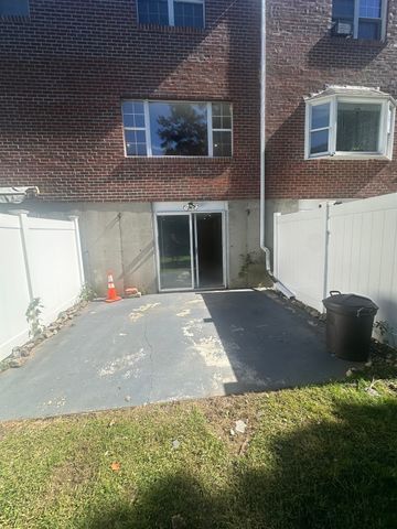 71 Florence St 71, Hudson, MA 01749