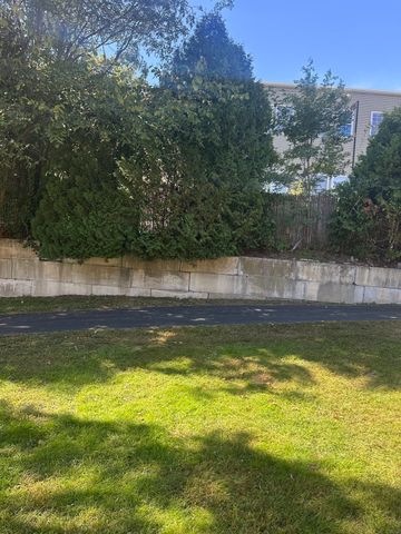 71 Florence St 71, Hudson, MA 01749