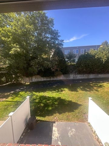71 Florence St 71, Hudson, MA 01749