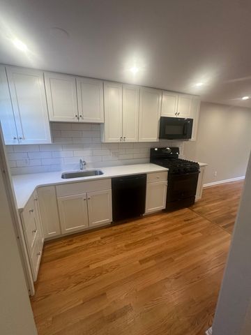 71 Florence St 71, Hudson, MA 01749