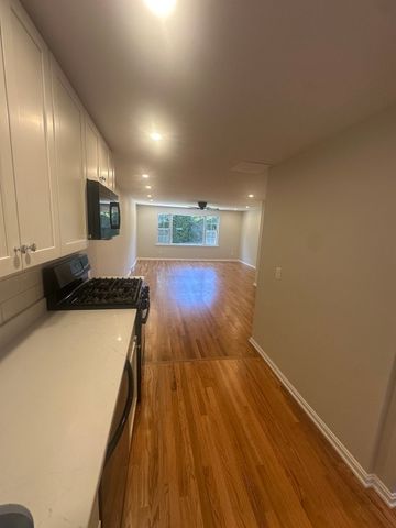 71 Florence St 71, Hudson, MA 01749
