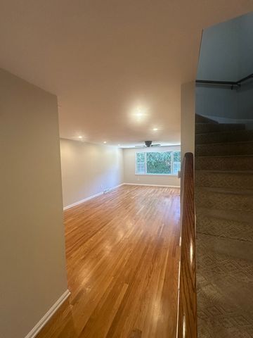 71 Florence St 71, Hudson, MA 01749