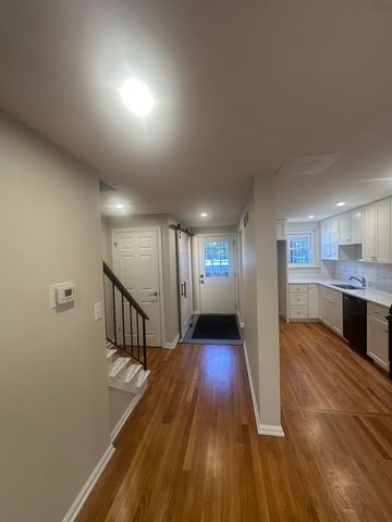 71 Florence St 71, Hudson, MA 01749