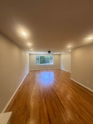 71 Florence St 71, Hudson, MA 01749