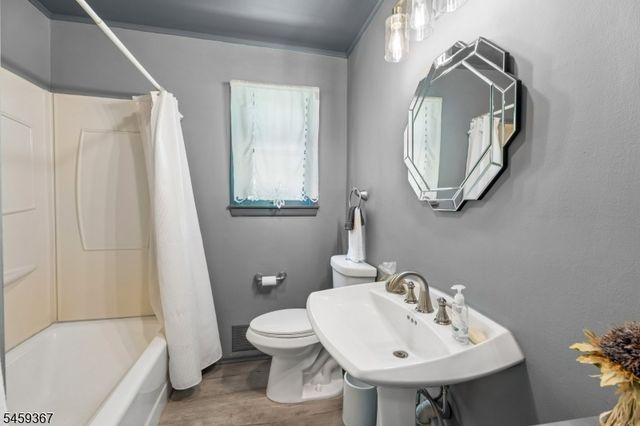 203 Dorchester St, Hanover Twp., NJ 07981