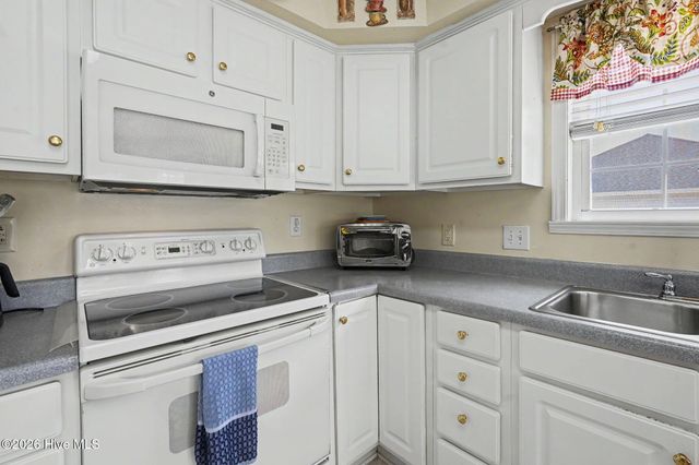1718 Pharview Drive SW, Ocean Isle Beach, NC 28469