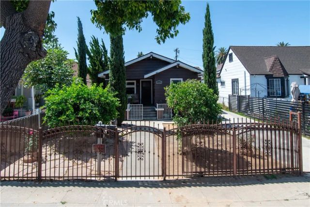 1134 W 68th, Los Angeles, CA 90044