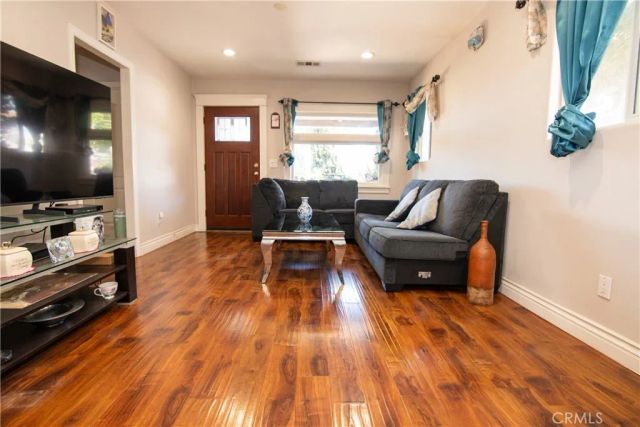 1134 W 68th, Los Angeles, CA 90044