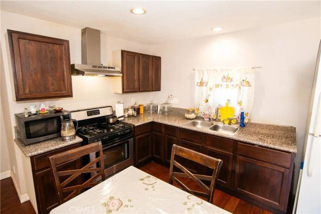1134 W 68th, Los Angeles, CA 90044