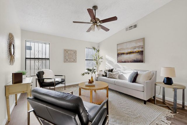 396 Pyrite Drive NE, Rio Rancho, NM 87124