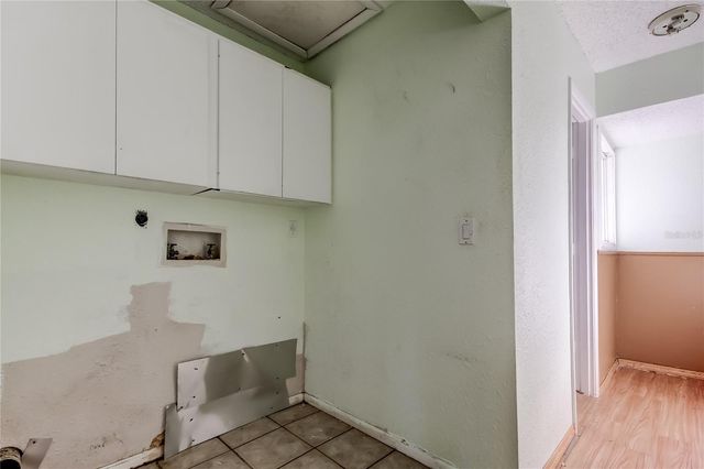 965 WHITMAN DRIVE, Sarasota, FL 34243