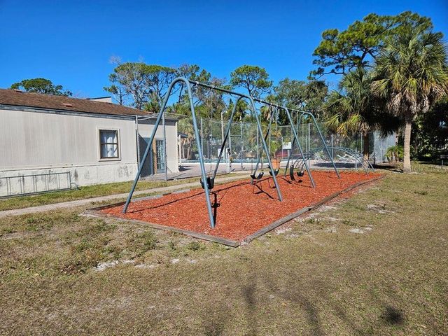 965 WHITMAN DRIVE, Sarasota, FL 34243